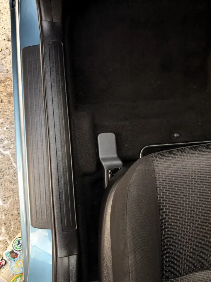 Mazda 3 after: clean carpet and seat rail